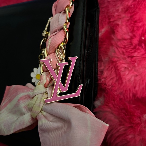 Pink and Gold Keychain/Purse Charm with Floral Charm - Picture 3 of 7